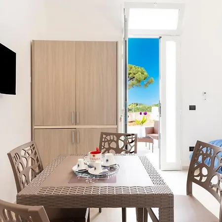 Almària - E Garden 3*